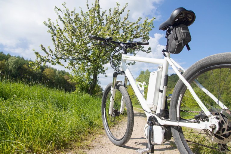 Header E-Bike laden