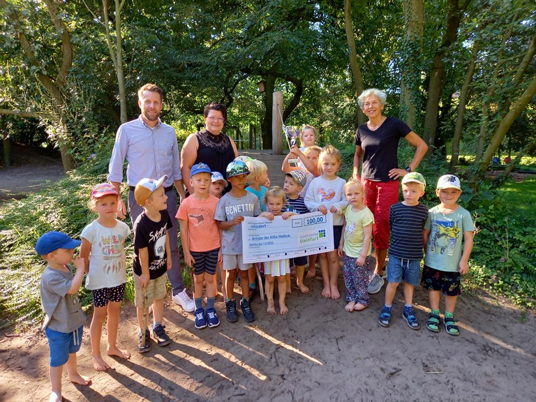 Ehrung der größten Kindergartengruppe beim Altstadtabendlauf